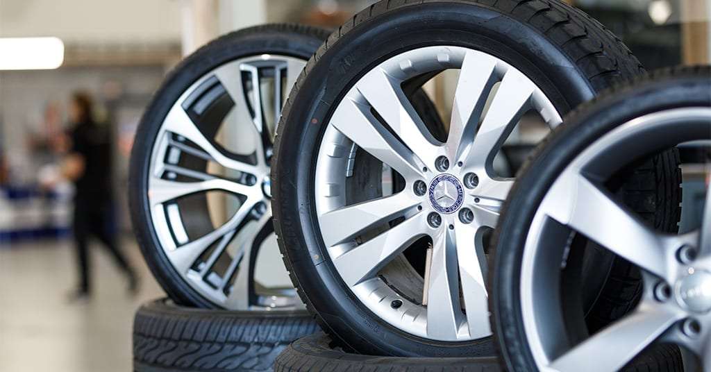 Car tyres, the banner for a guide to 'how long should tyres last?'